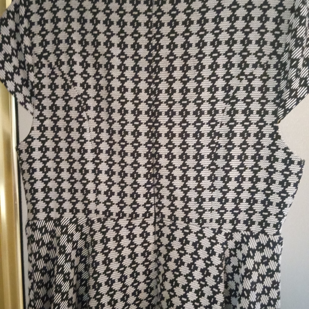 Dress - Picture 3 of 6
